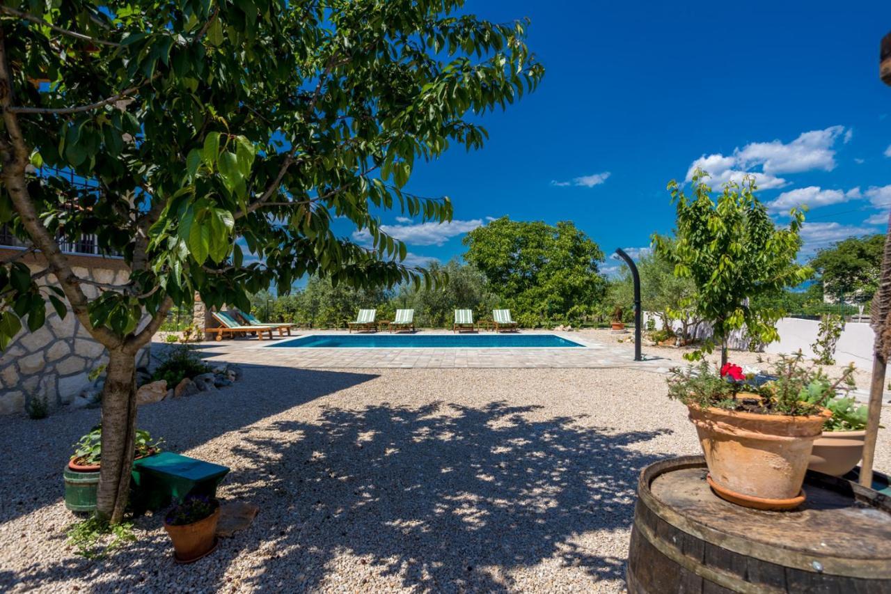 Villa Adastra Malinska Exterior foto